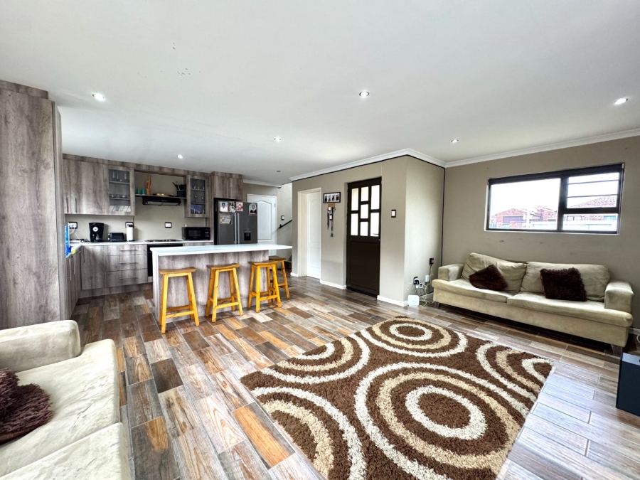 To Let 3 Bedroom Property for Rent in Bluewater Bay Eastern Cape